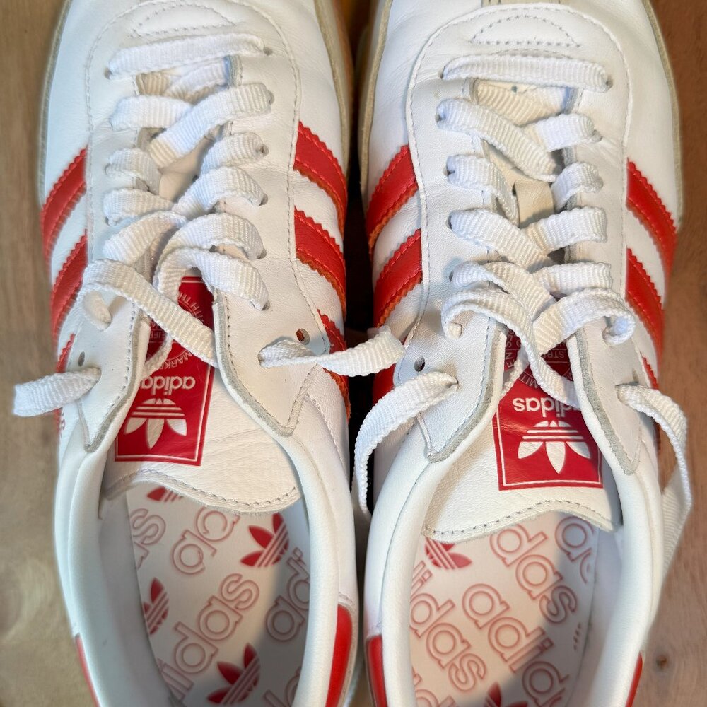 ADIDAS SAMBA WHITE LEATHER W/ RED STRIPES, SIZE 10